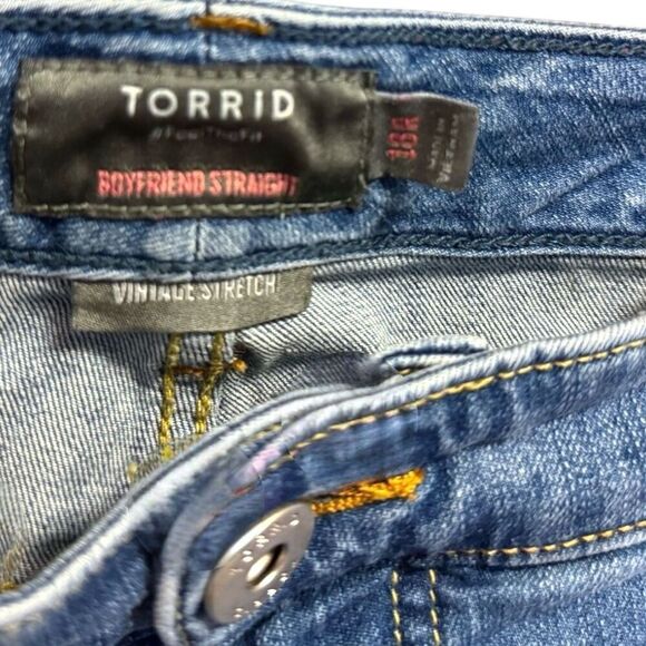 Torrid Boyfriend Straight Vintage Stretch Mid-Rise Rip & Repair Jean Size 18 - Picture 11 of 11
